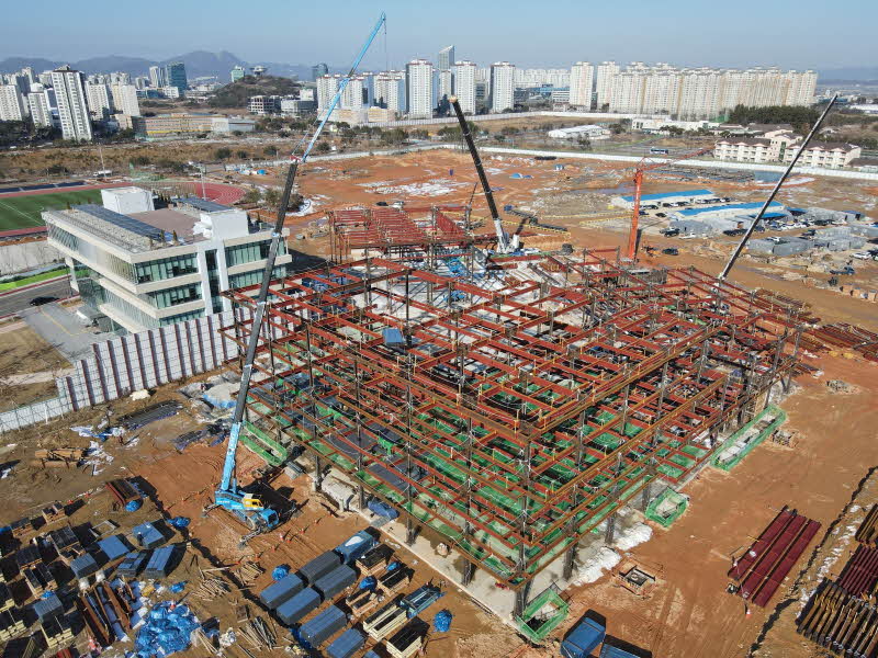 한국에너지공과대학교 캠퍼스 본관동 (1-2단계) 철골공사 첨부파일 : [크기변환]일반철골-한국에너지공과대학교 캠퍼스 (1).jpg